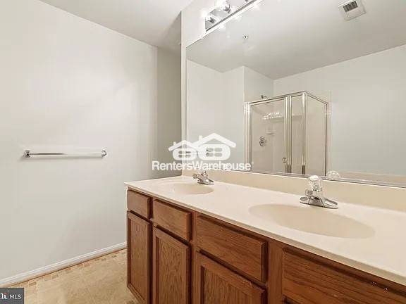 Building Photo - 1929 Gardenia Ct