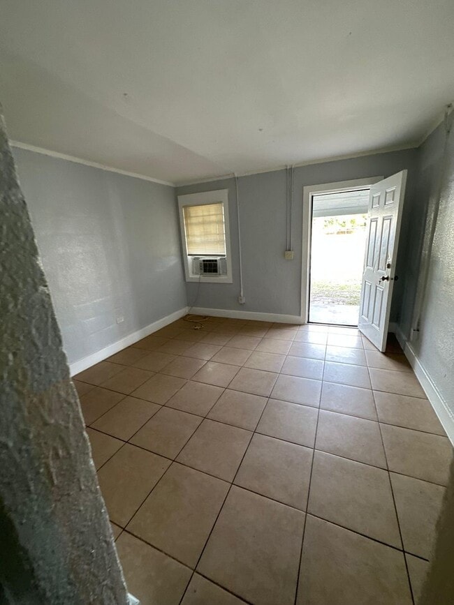 Photo - 2532/2534 Moncrief Rd Apartment