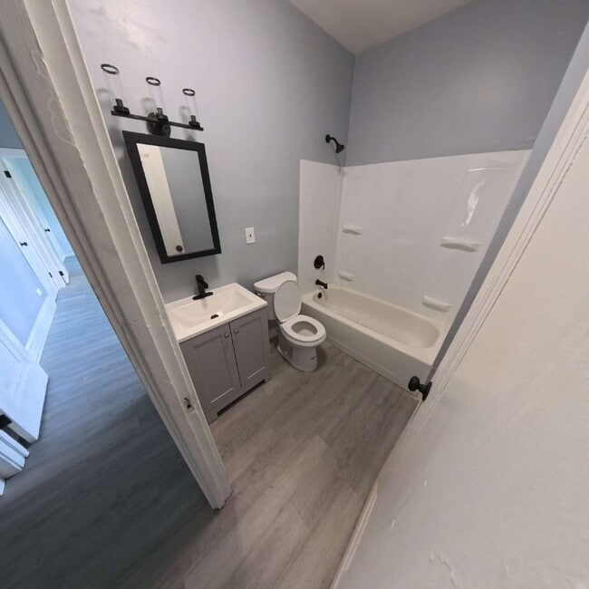 Building Photo - "3-Bedroom Duplex - 1210 Sq Ft of Comfort!"