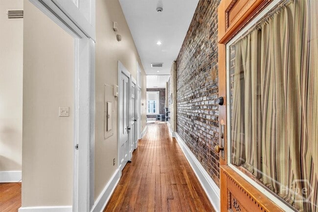 Foto del edificio - 20 W Oglethorpe Ave