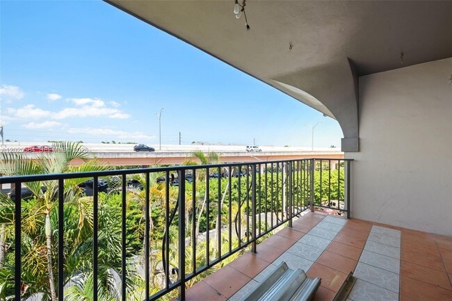 Foto del edificio - 8107 SW 72nd Ave