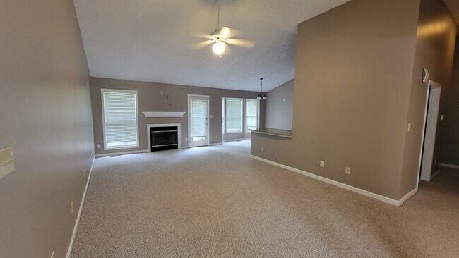 Foto del edificio - Fabulous 3 bedroom 3 bath walk- out ranch