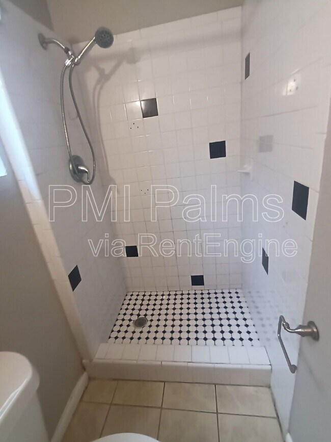 Foto del edificio - 2406 S 69th St