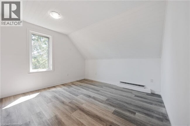 Building Photo - 16 Arthur St