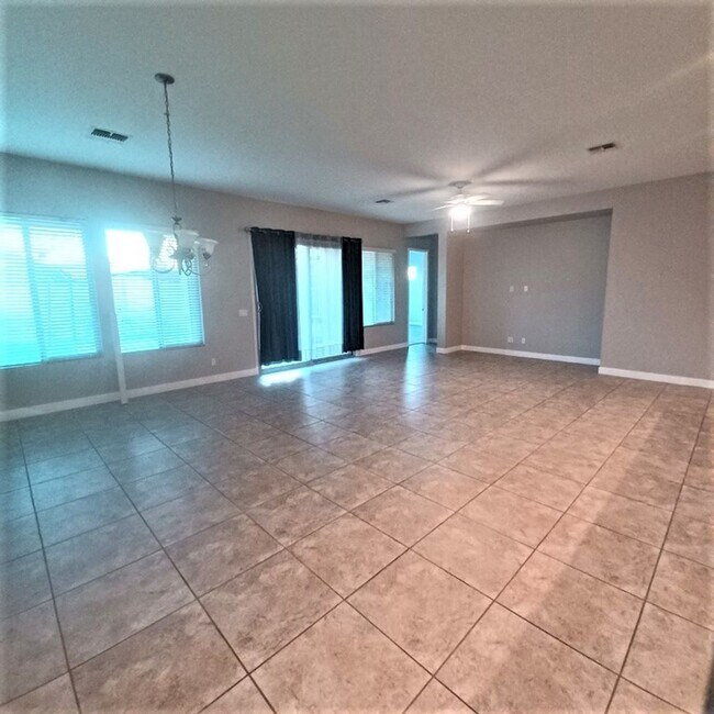 Building Photo - 14360 W Corrine Dr