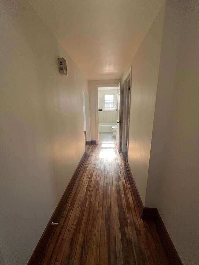 Bright, sunny unit with hardwood floors throughout - 28 Glenwood Blvd