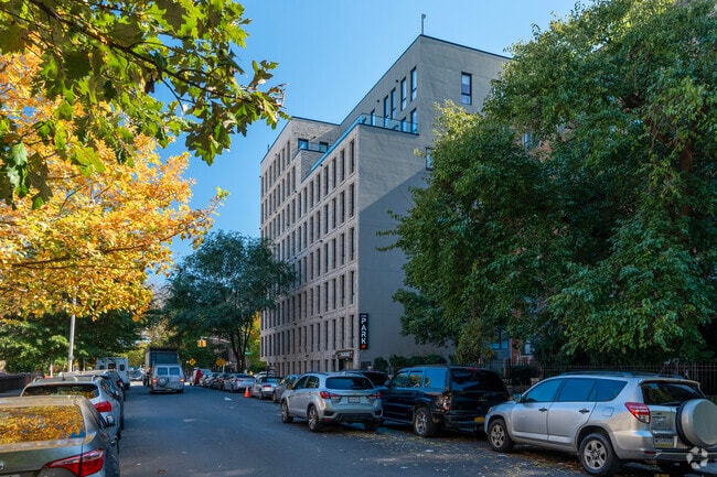 Building Photo - 100 Lenox