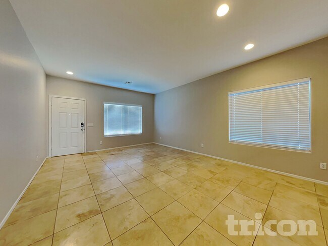 Building Photo - 12825 W Weldon Ave