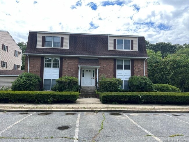 Foto del edificio - 302 Boston Post Rd