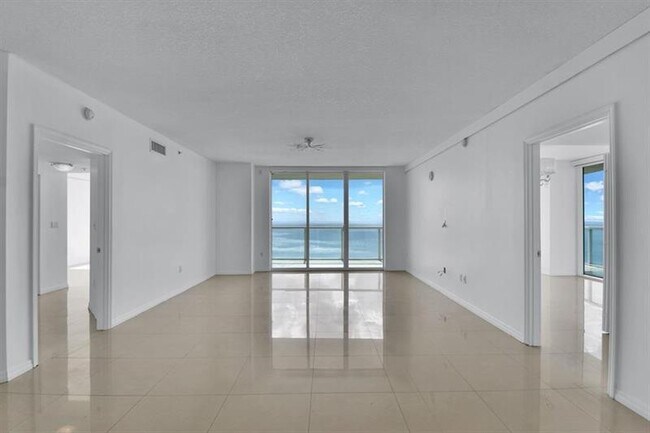 Building Photo - 16699 Collins Ave
