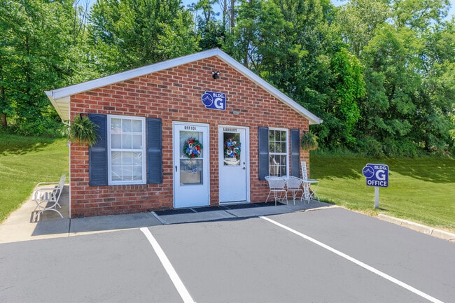 Building Photo - Tallmadge Pointe