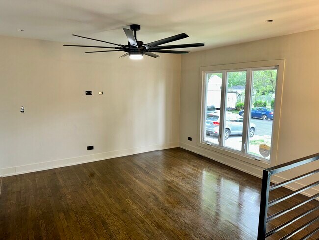 Foto del edificio - 13235 S Vernon Ave