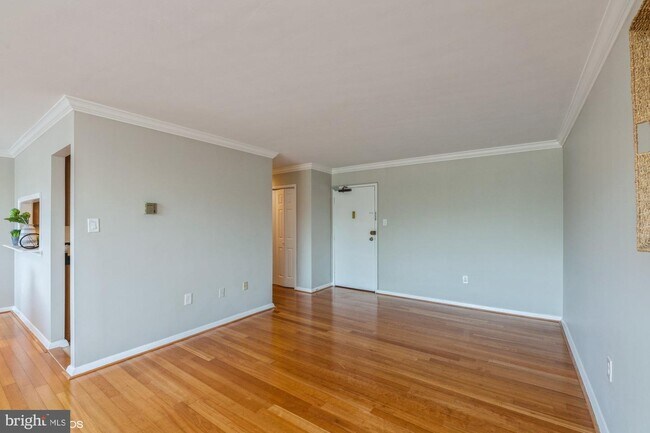 Building Photo - 4390 Lorcom Ln