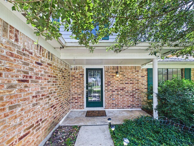 Building Photo - 814 Lochnell Dr