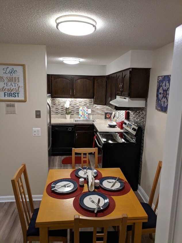 Foto principal - 1437 Willard Ave