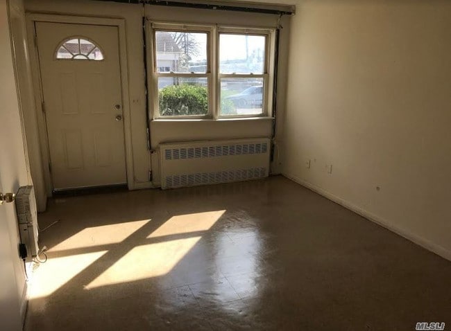Building Photo - 58 Morrell St