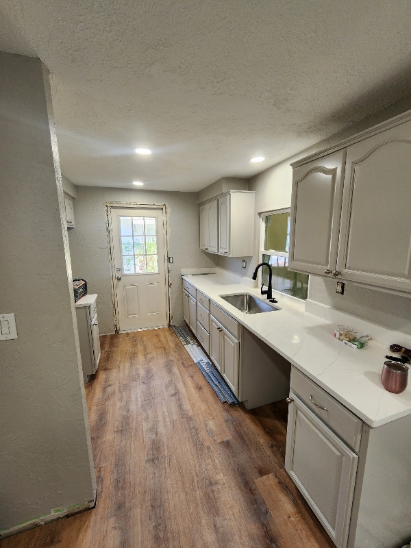 Building Photo - 1835 Joyce St