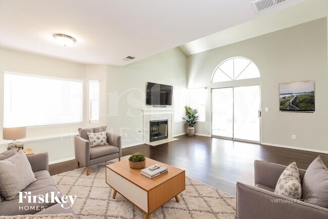 Foto del edificio - 7090 Orange Grove Ln