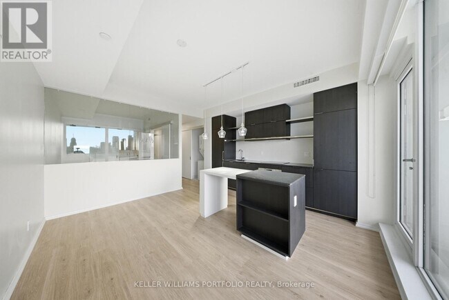 Photo du bâtiment - 197 Yonge St