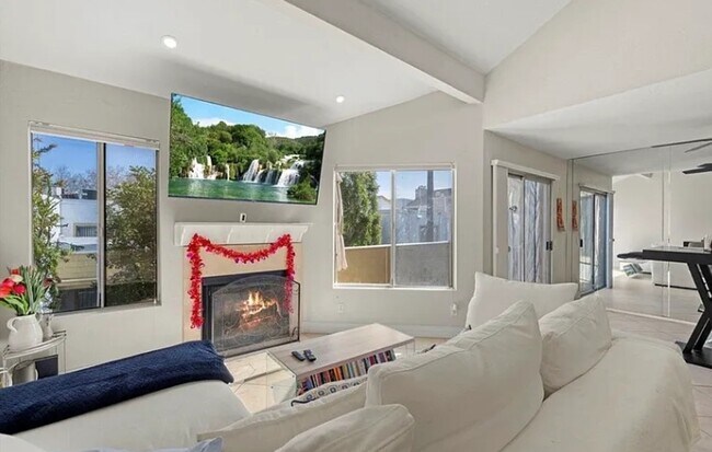 Foto del edificio - 18408 Hatteras St