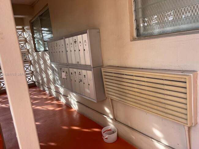 Foto del edificio - 141 SW 14th Ave