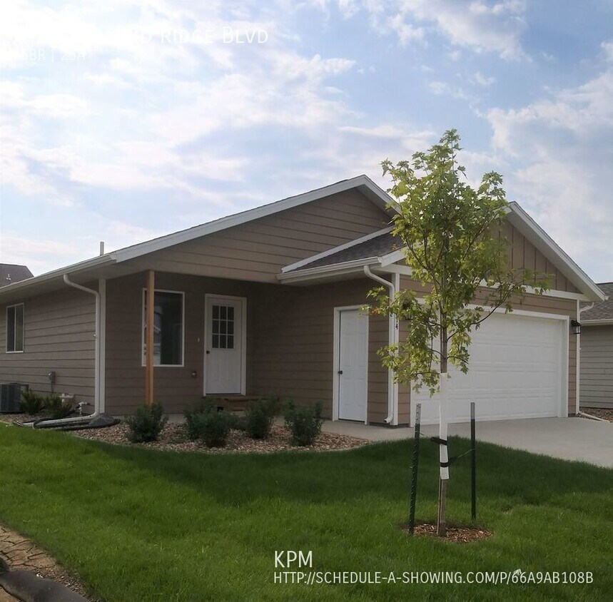 Primary Photo - 5 BED | 2 BATH | DOUBLE GARAGE | BRAND-NEW...