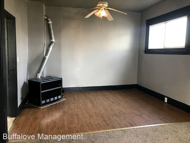 Building Photo - 3 br, 1 bath House - 70 Regent St