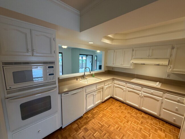 Building Photo - 4569 Foxenwood Ln