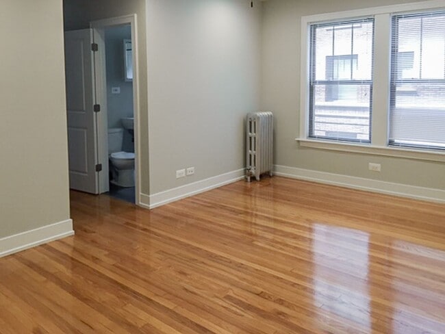 Foto del edificio - 538 W Cornelia Ave