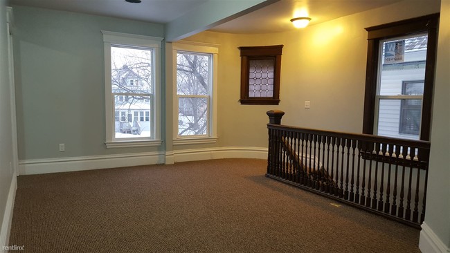 Building Photo - 1106 Hammond Ave