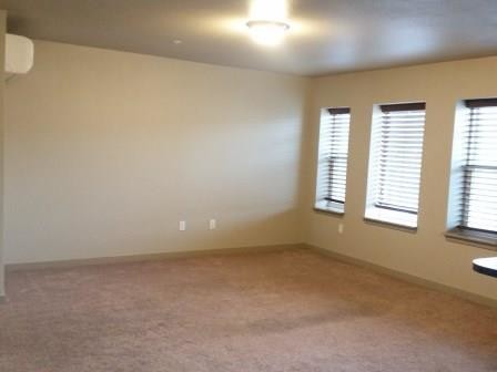 Building Photo - Convenient downtown location