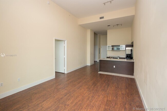 Building Photo - 1900 N Bayshore Dr