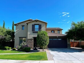 Building Photo - 702 W San Carlos Way
