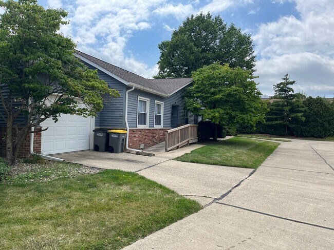 Foto del edificio - Charming West Lafayette Condo