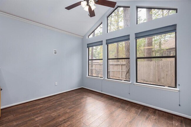 Building Photo - 25 N Mossrock Rd