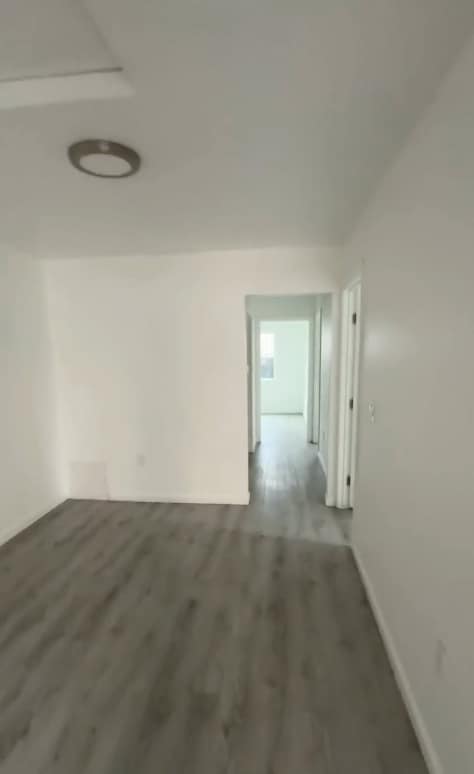 Photo - 822 W 42nd Pl Apartment