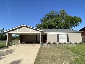 Building Photo - 3821 Jasmine Dr