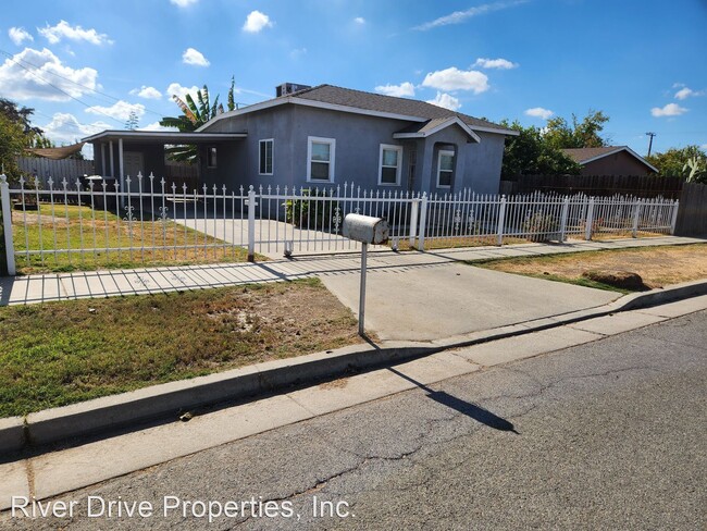 3 br, 1 bath House - 835 W. Alpine Avenue photo'