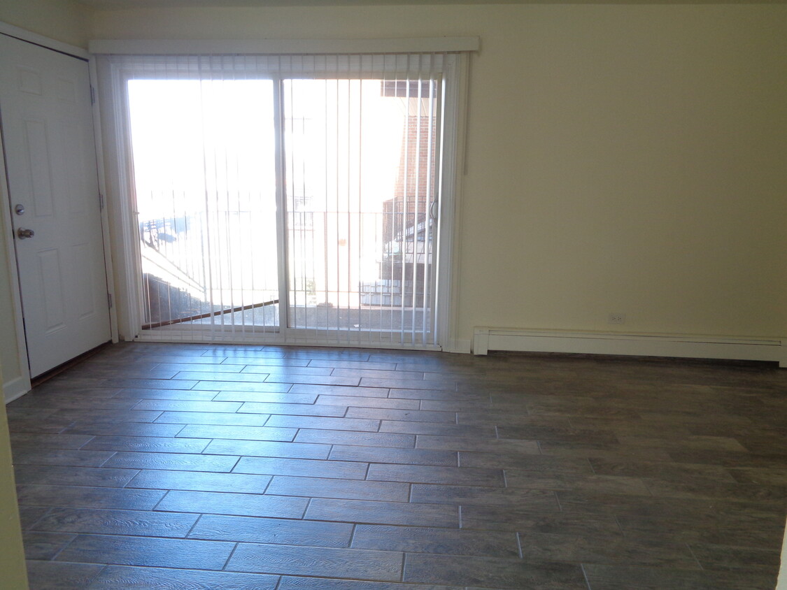 Foto principal - 7323 W 79th St