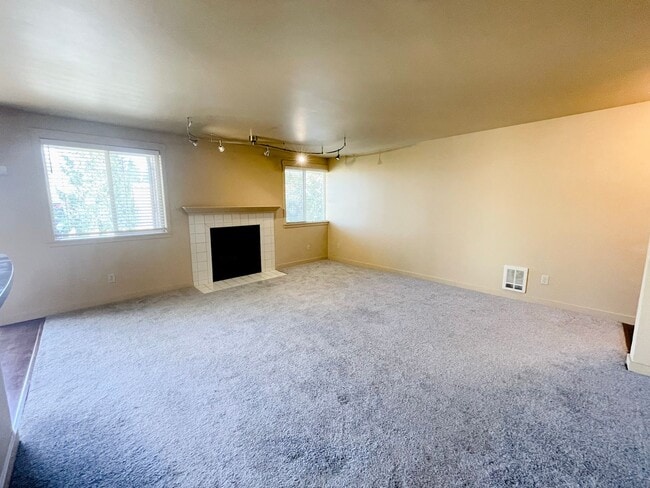 Foto del edificio - Spacious 2 Bed in Beautiful Complex!