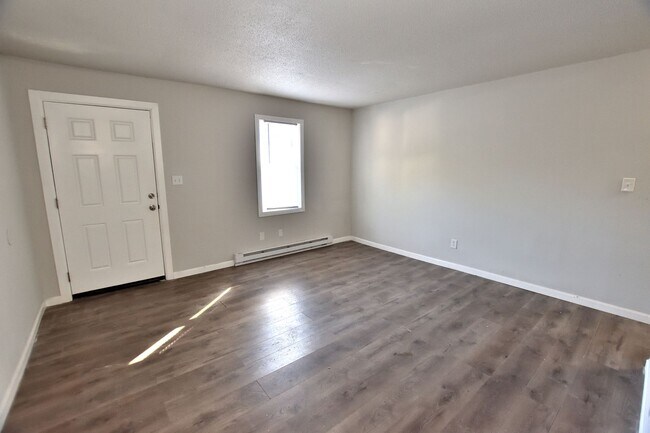 Foto del edificio - 1607 Charter Dr