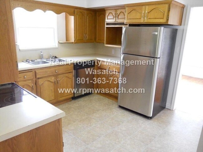 Building Photo - Spacious 4 bed, 3 bath home in Taylorsville