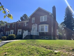 Building Photo - 1157 Granville Rd