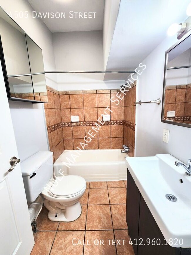 Building Photo - 4505 Davison St