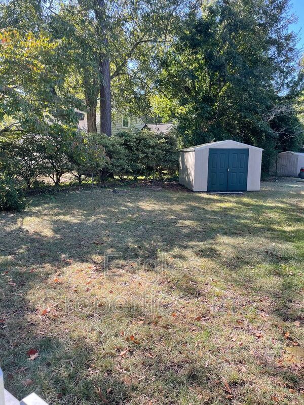 Foto del edificio - 300 S Andrews Ave