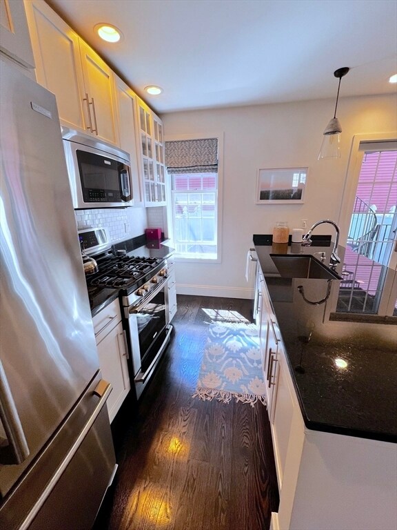 Foto del edificio - 677 E 7th St