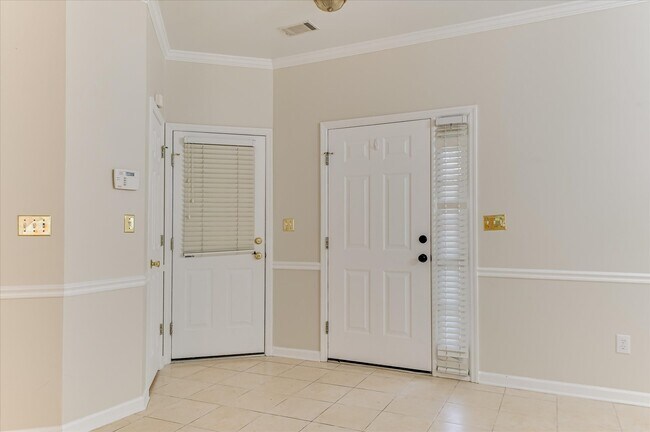 Foto del edificio - 2937 Hillcreek Dr