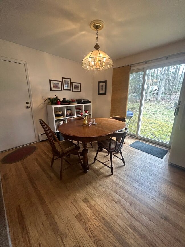 Building Photo - 3 bed, 1.5 Bath House in Park Forest