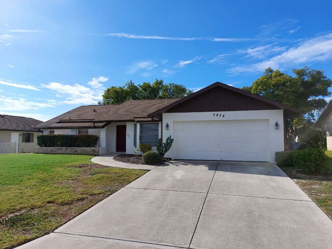 Foto del edificio - "Charming 2-Bed, 2-Bath Retreat on Monroe ...