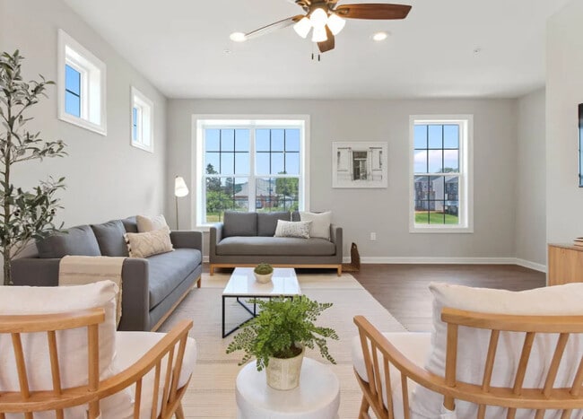 Building Photo - Smith Farm Townhomes